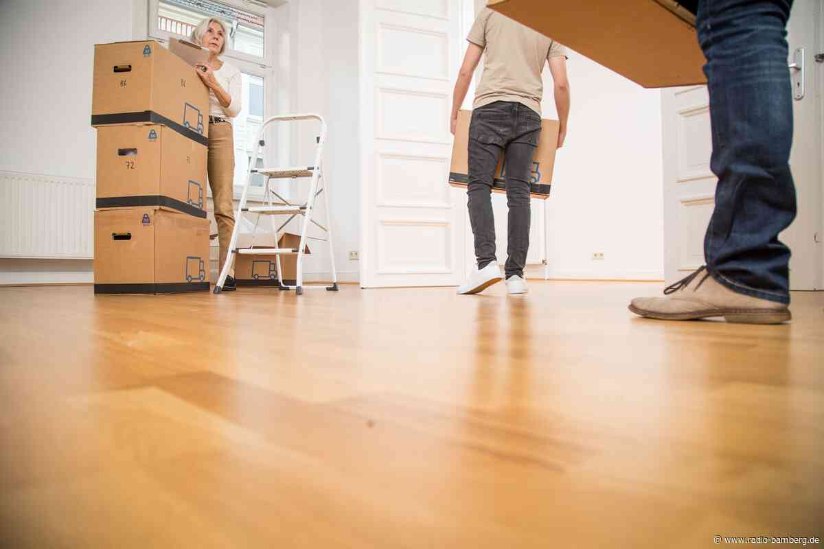Mehr als jeder dritte Sohn wohnt mit 25 Jahren noch zu Hause