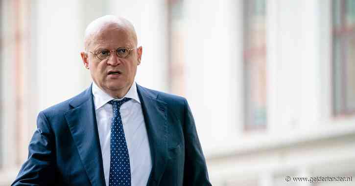 Grapperhaus én Van Dissel over avondklok: ‘Dit is een beladen verhoor’