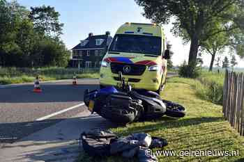 Scooterrijder geschept door bestelbus