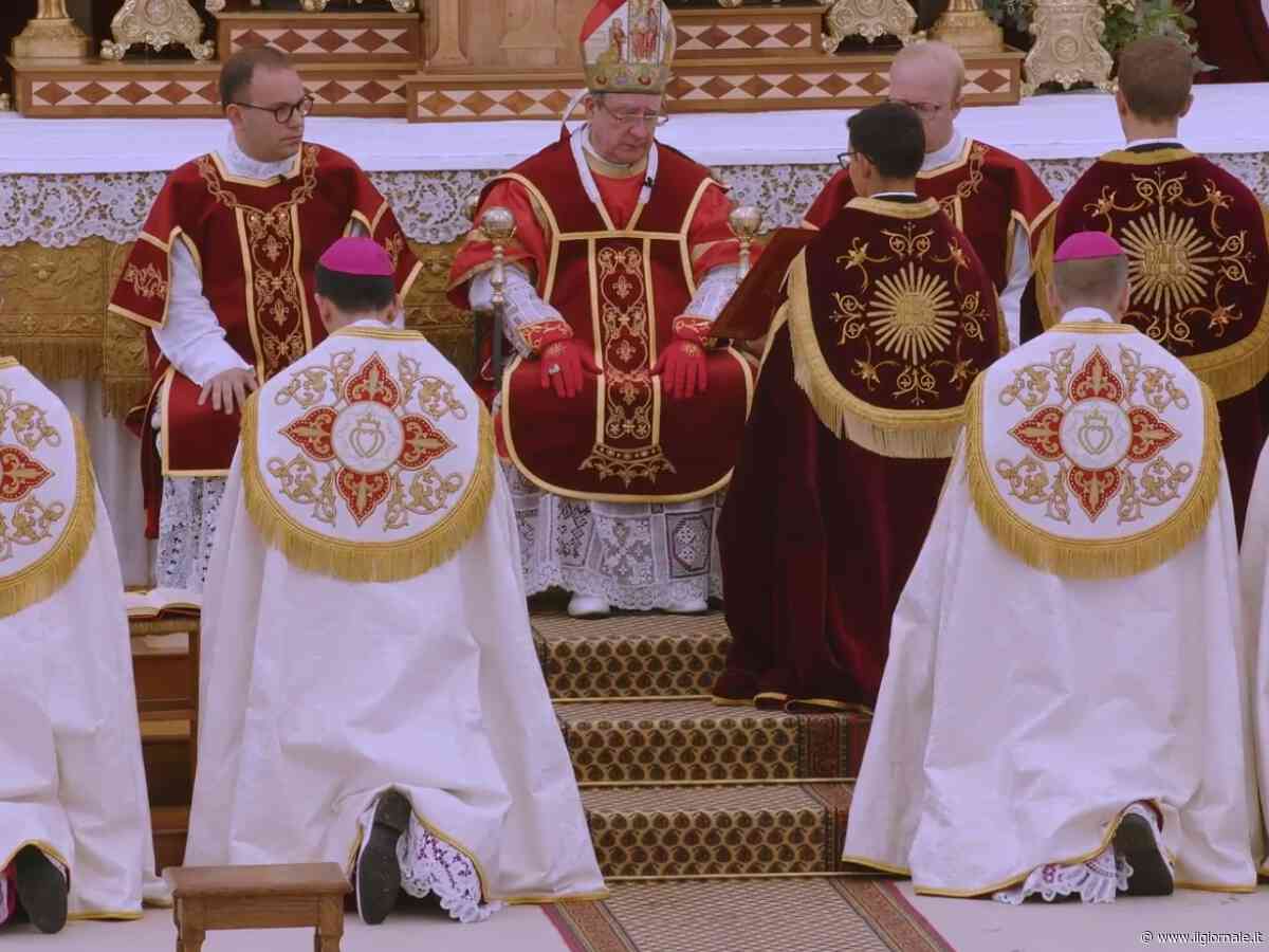Consacrati i 4 vescovi lefebvriani: è scisma. La cerimonia in diretta social e con 17mila fedeli