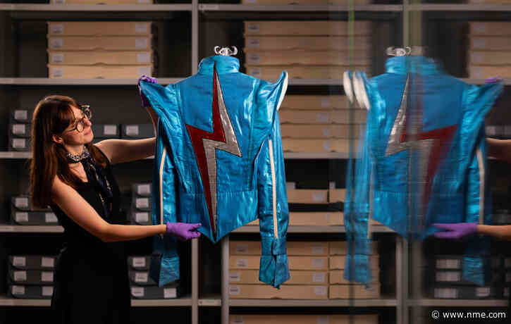 David Bowie’s V&A archive to go on tour across the UK