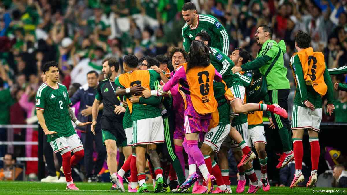 Mexico send a World Cup message from 'Fortress Azt...