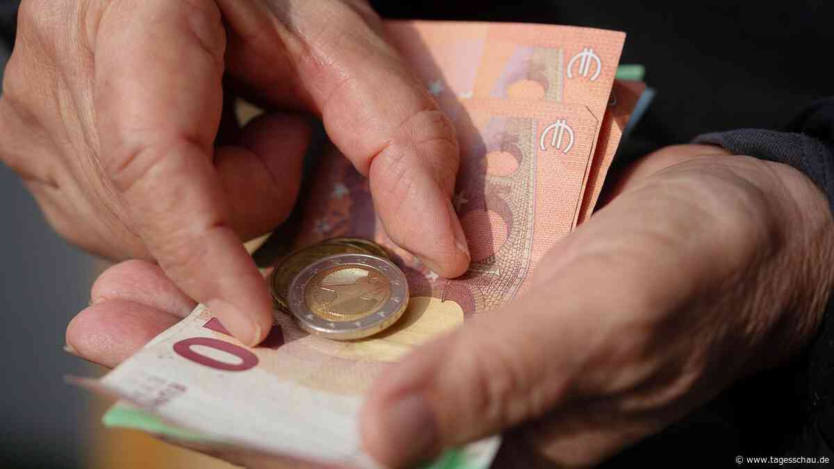 Grundsicherung vor Neuberechnung: Drohen Kürzungen bei den Regelsätzen?
