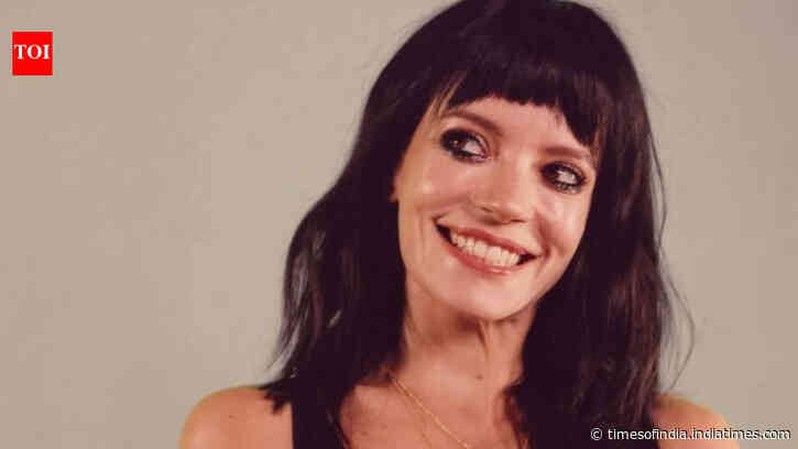 Lily Allen defends her one-hour show and unique live format amid criticism