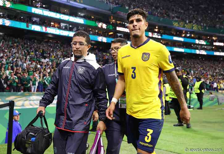 Why was Piero Hincapie sent off vs Mexico?