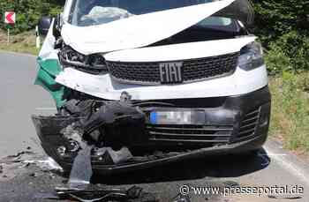 POL-HX: Verkehrsunfall auf Landstraße - Zwei Personen verletzt