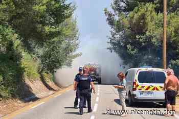 Un important feu se déclare près de Nice, un hélicoptère et de nombreux pompiers mobilisés
