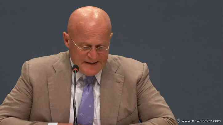 Oud-minister Grapperhaus zichtbaar geëmotioneerd bij coronaverhoor: ‘Dat heb ik me zó aangetrokken’