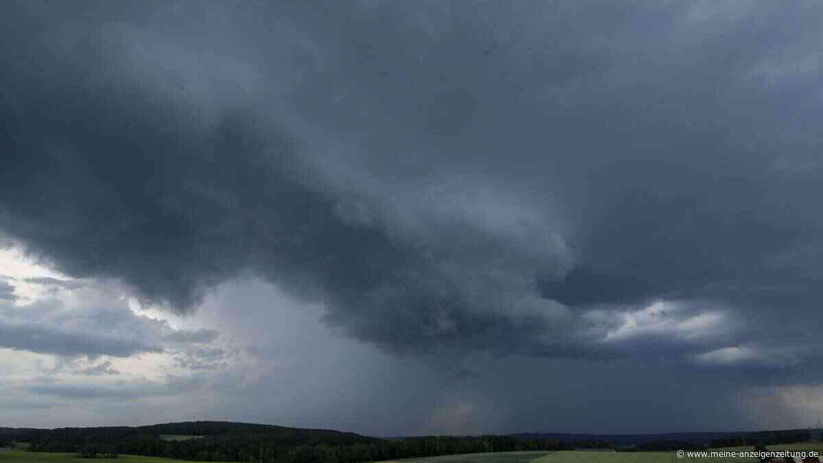 Unwetter ziehen über Bayern: Gewitter-Warnungen auch am Mittwoch – Live-Karte zeigt, wo es kracht