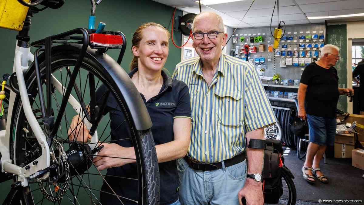 Henrieke neemt het fietsstuur over van haar vader: ’Ik mocht vroeger niet eens een band plakken’
