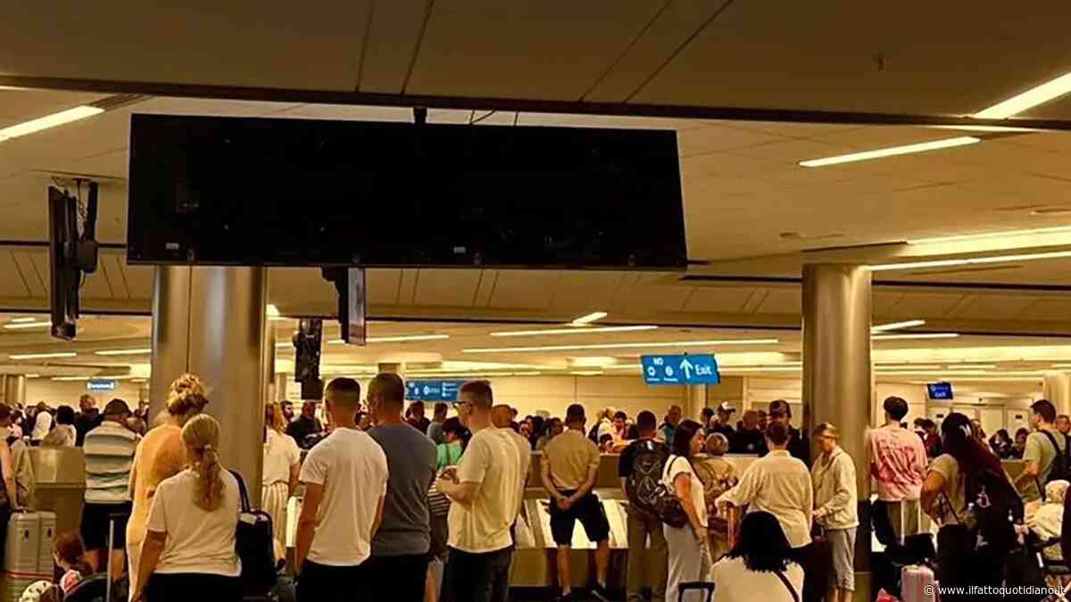 “Tre voli in ritardo, uno cancellato e adesso siamo intrappolati all’aeroporto. Tengono in ostaggio i nostri bagagli e non ci danno spiegazioni”: caos allo scalo di Orlando