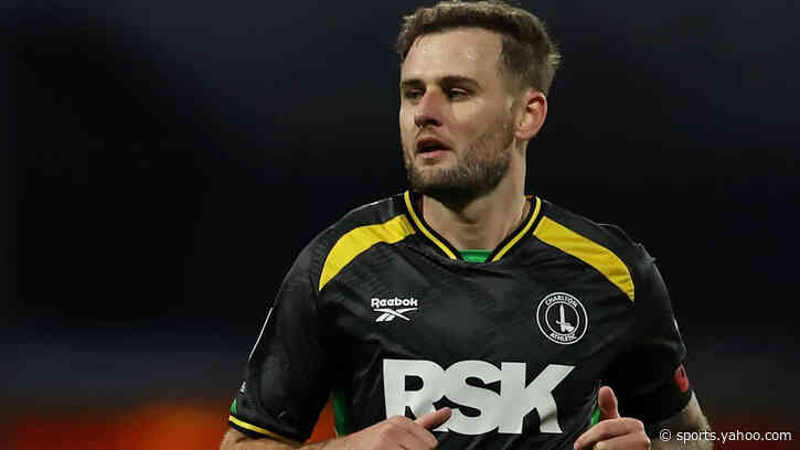 Bradford sign Charlton defender Gillesphey