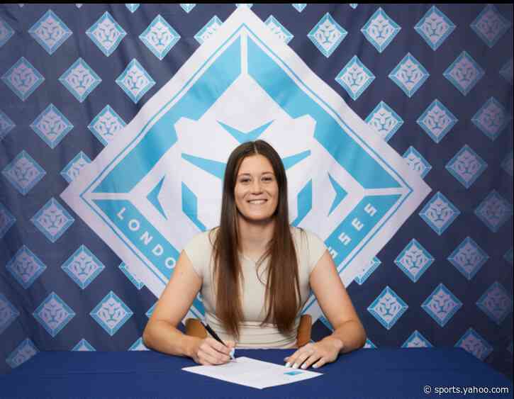 London City Lionesses goalkeeper Hillyerd signs new deal