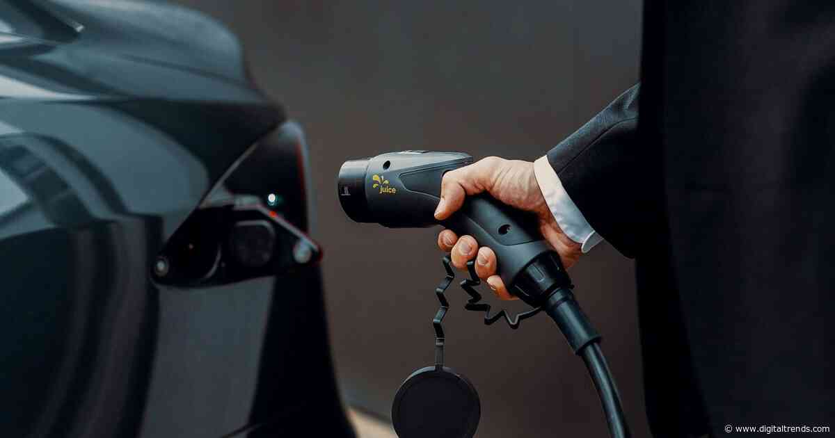 Cambrige experts find utterly simple fix for longer lasting EV batteries. Just put some pressure on it.