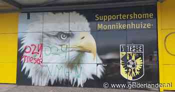 Supportershome Vitesse bespoten met teksten als ‘024 eniesee’