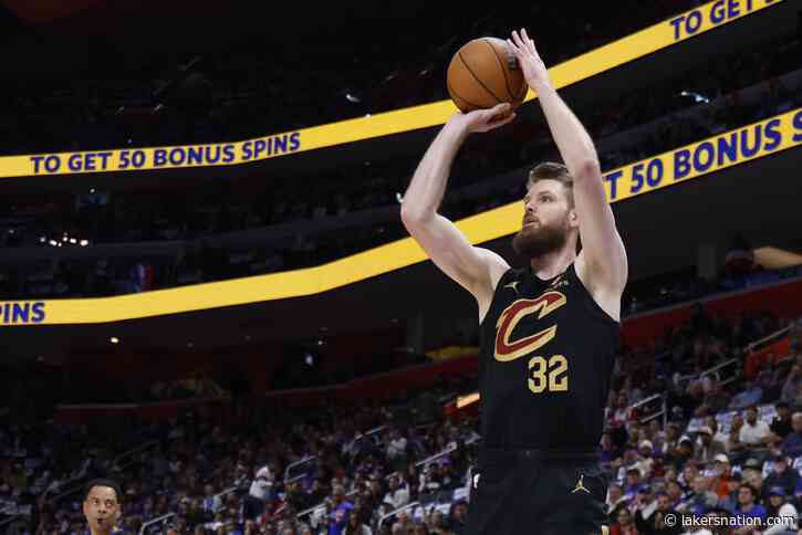 Lakers Showed ‘Significant Interest’ In Dean Wade Before Signing With 76ers