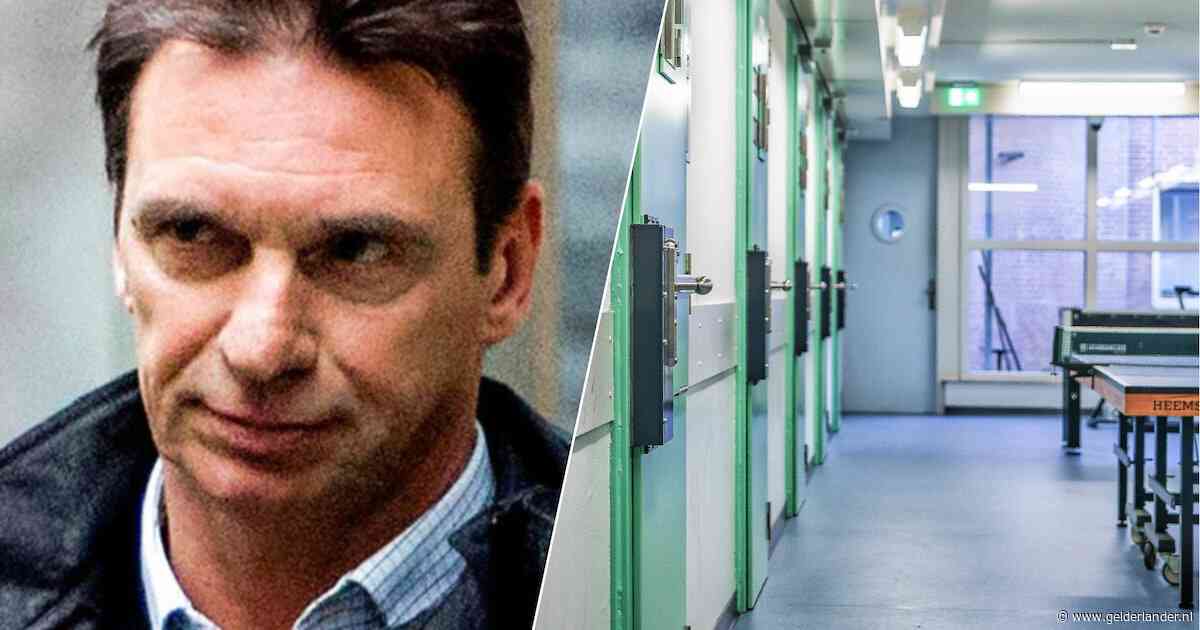 Holleeder (68) dit jaar al twee keer geopereerd wegens hartfalen, wil daarom weg uit superstrenge EBI