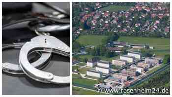 „Sicherheitsrisiko“ im Knast? Feuerwehr rast zum Moorbrand durch die JVA Bernau - und die hilft so