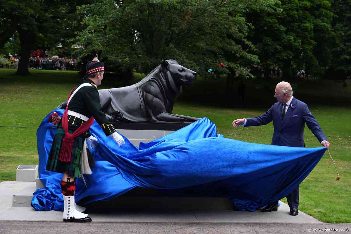 King celebrates achievements of Royal Regiment of Scotland on 20th anniversary