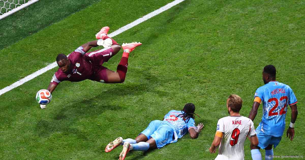 LIVE WK voetbal | Engeland na rust op zoek naar gelijkmaker, Congolese doelman Lionel Mpasi blinkt uit
