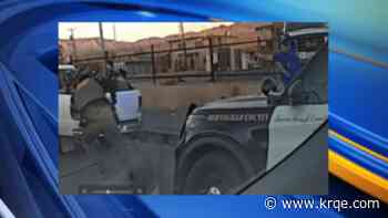 Albuquerque man pleads guilty to pointing gun at Bernalillo County deputies