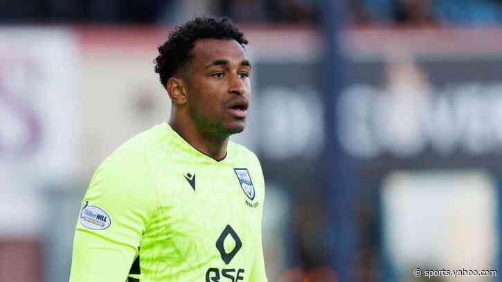 United sign 'calm and composed' goalkeeper Amissah