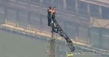 Empire State Building Stunt Develops Fast: Couple Climbs, Descends, Then Gets Engaged