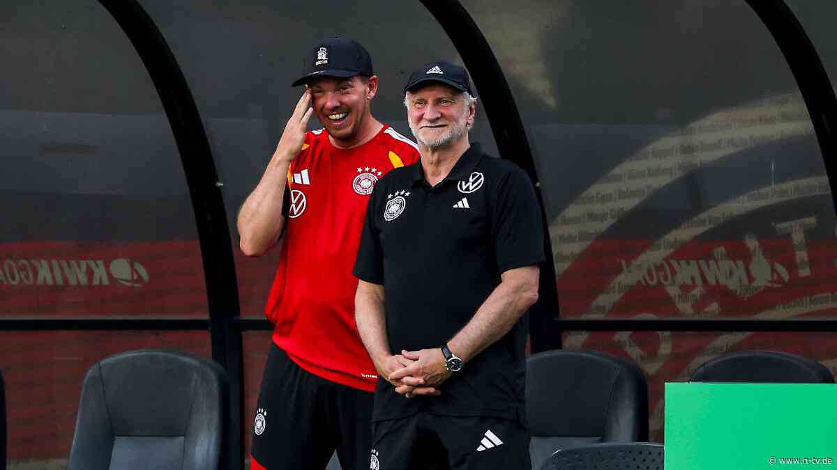 Bleibt er? Geht er?: Rudi Völler steckt knietief im "Papa"-Dilemma