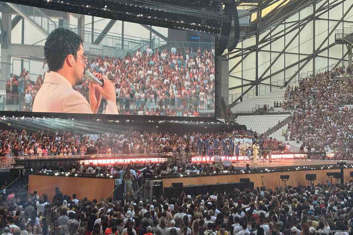 Ambiance caliente pour 60.000 fans : le rappeur portoricain Bad Bunny embrase le stade Vélodrome à Marseille