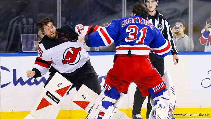 Florida Panthers bring back goaltender Jacob Markstrom in trade; Rangers sign Dorofeyev