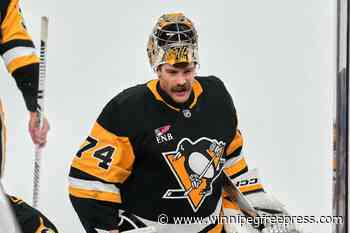 Skinner signing adds to goalie intrigue