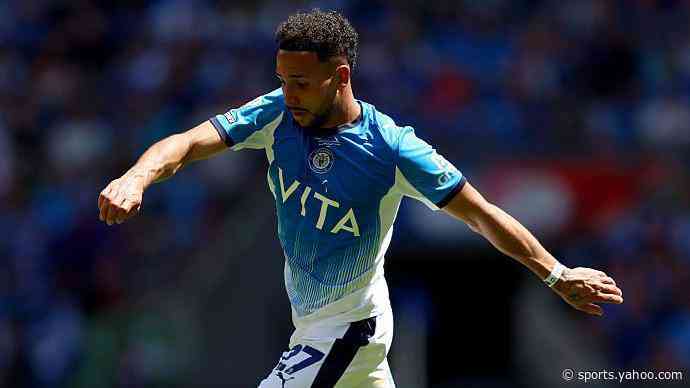 Portsmouth bring in midfielder Bailey