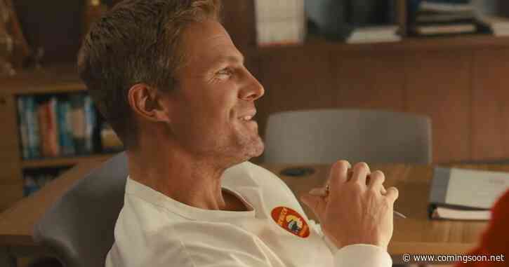 Baywatch Reboot Teaser Sees Stephen Amell Introduce Iconic TV Show to a New Generation