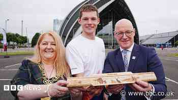 Commonwealth Games baton relay begins Scottish leg in Glasgow