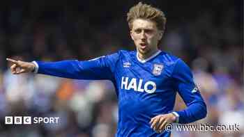 Midfielder Neil joins Rangers from Sunderland