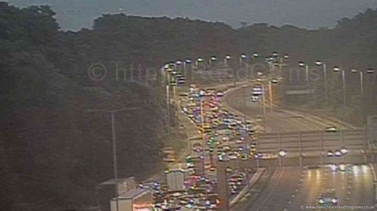 M60 chaos LIVE as crash leaves motorway shut to traffic - latest updates