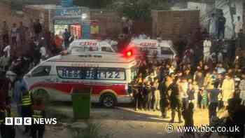 Roof collapse kills 14 children at Pakistan tuition centre