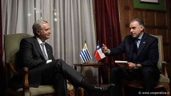 Presidente Kast arribó a Uruguay y se reunió con Orsi para reforzar cooperación en seguridad