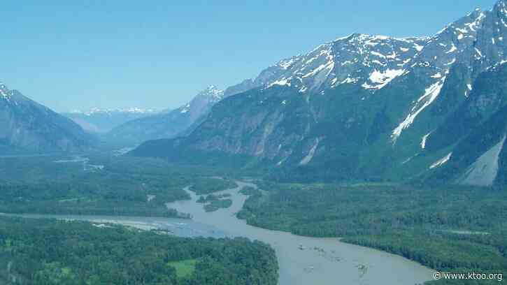 Taku River glacial outburst flood crests without breaching riverbanks