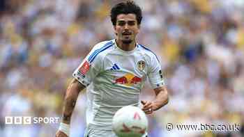Brighton sign Leeds defender Struijk for about £20m