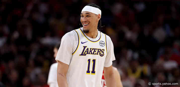 Utah Jazz sign former Lakers center on two-year deal
