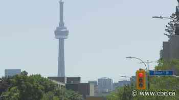 Toronto under orange heat warning on Canada Day as extreme weather blankets city