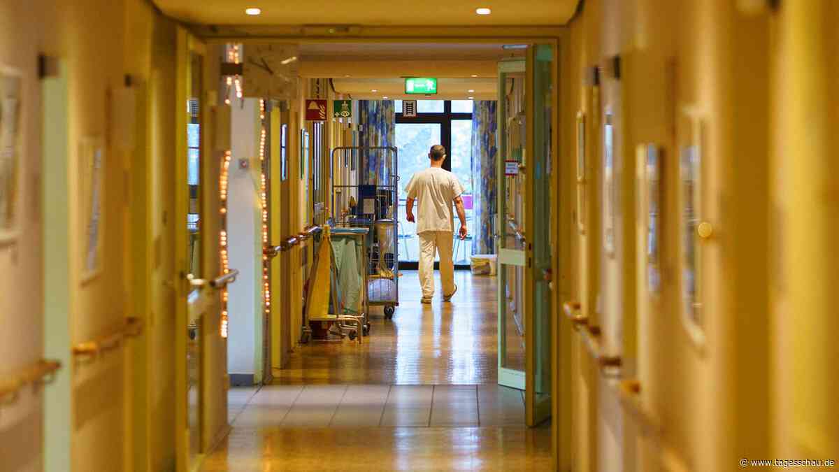 Pflegepersonal - AOK kritisiert Fehlanreize für Heimbetreiber