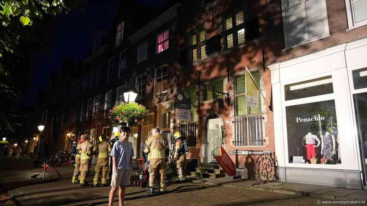Groot alarm na rook en brandlucht in Museum De Roos
