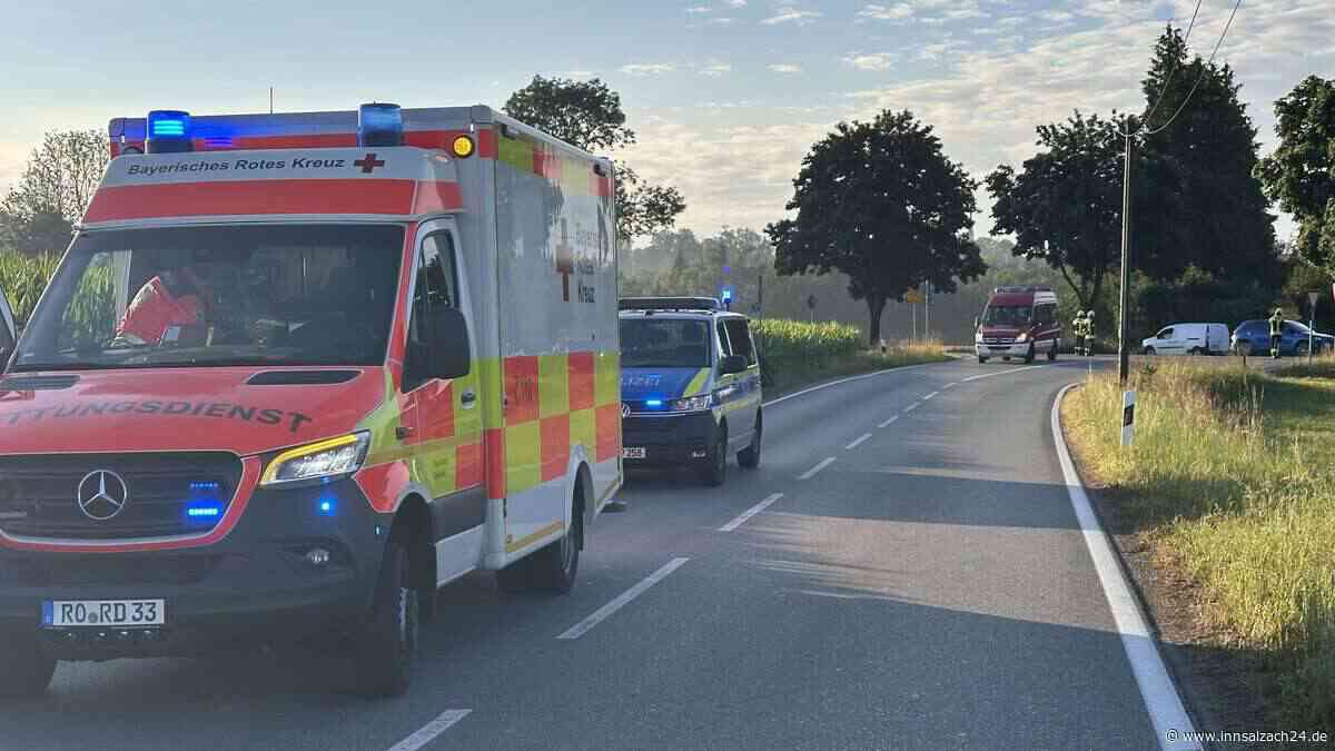 Offenbar schwerer Mofaunfall nahe B15 – Rettungskräfte im Einsatz