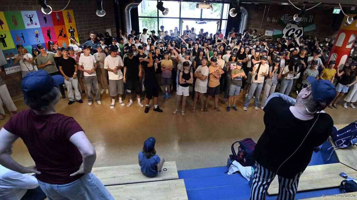 Über 100 Schüler tanzen Flashmob zum Auftakt des Zamma-Festivals