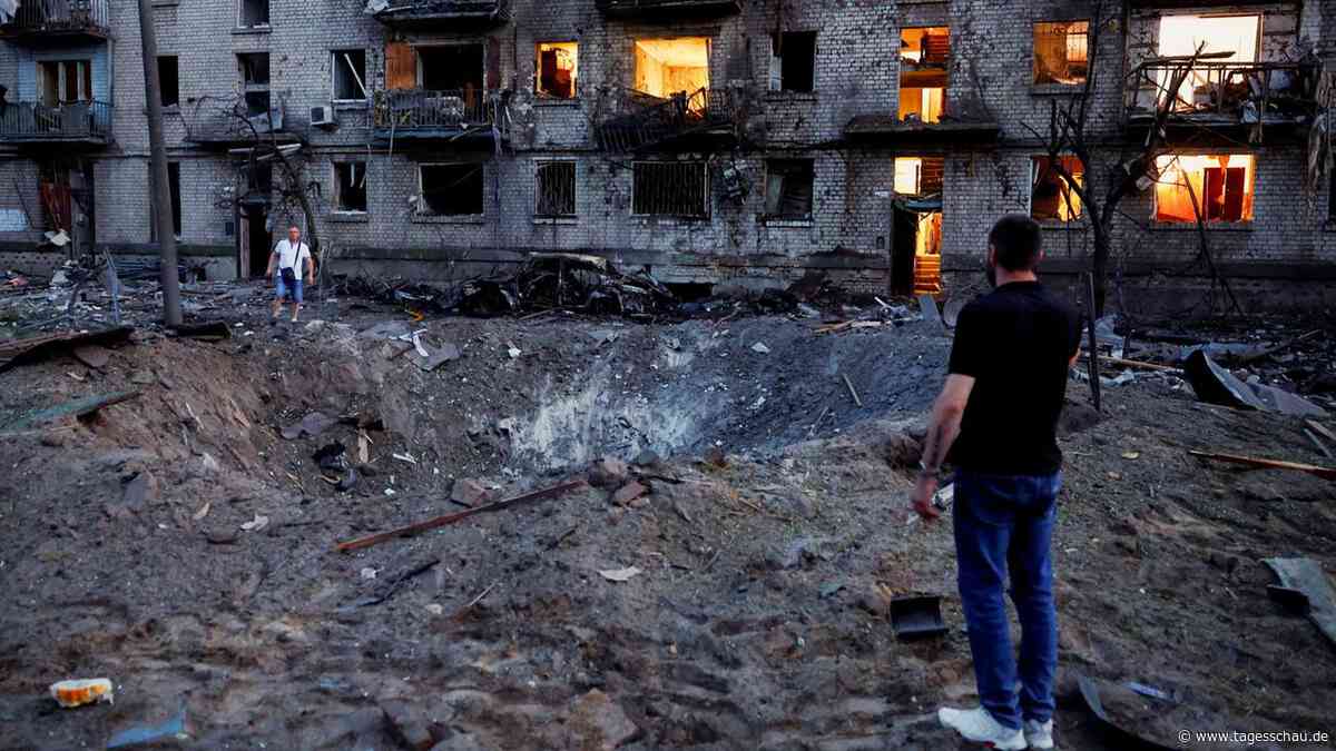 Ukraine meldet massive russische Luftangriffe - mehrere Tote