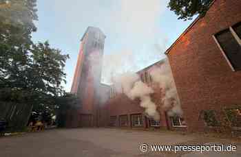FW-E: Feuer in leerstehender Kirche - Brand in Bibliothek schnell gelöscht