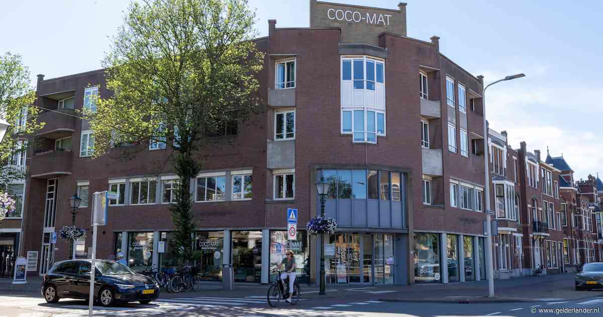Paagman stelt pand beschikbaar voor dakloze gezinnen, buurt is verbaasd en komt in verzet