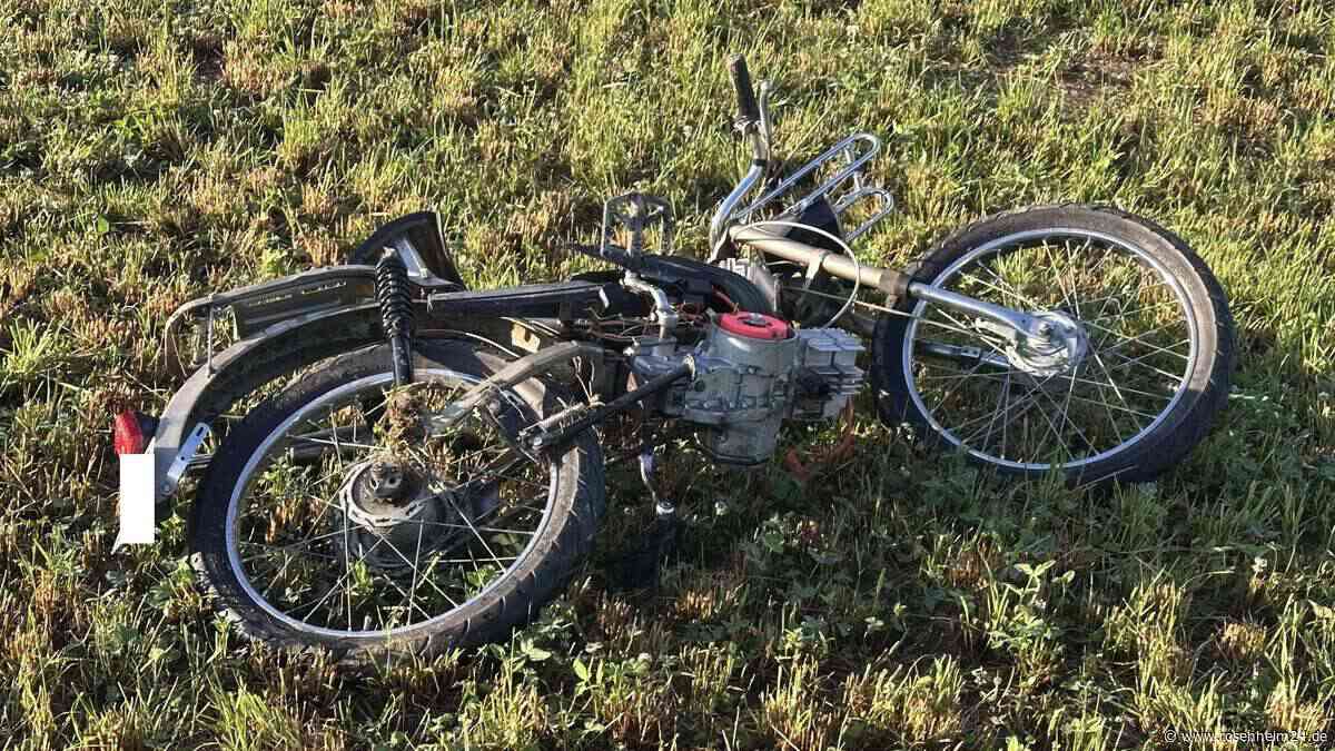 Unfall auf Kreisstraße RO34: Teenager (16) wird von Mofa in Feld geschleudert – Klinik